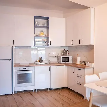 Апартаменты New 1 Bedroom In Center - Free Parking Скопье