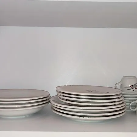 New 1 Bedroom In Center - Free Parking Apartamento