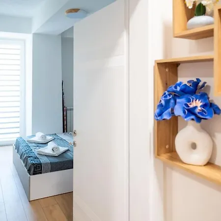 Apartment New 1 Bedroom In Center - Free Parking *