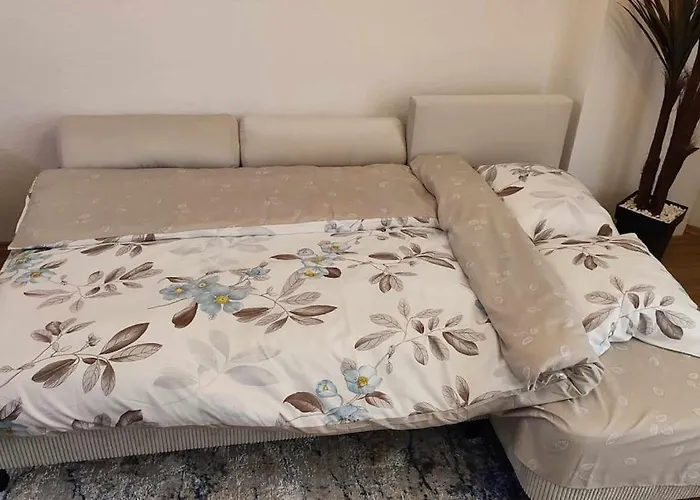 New 1 Bedroom In Center - Free Parking דירה