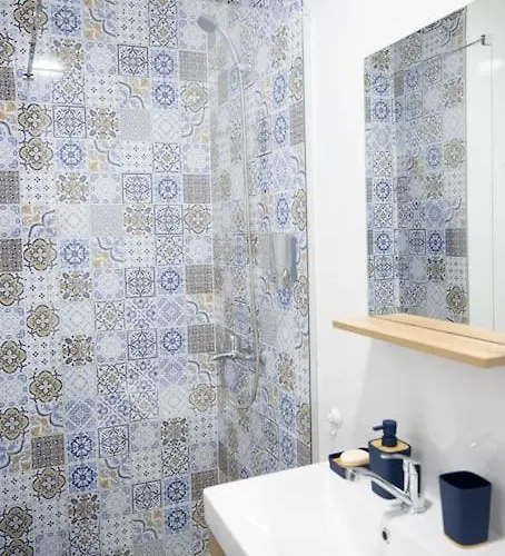 New 1 Bedroom In Center - Free Parking סקופיה