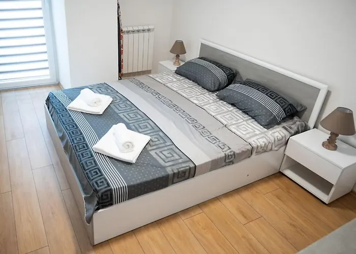 New 1 Bedroom In Center - Free Parking סקופיה