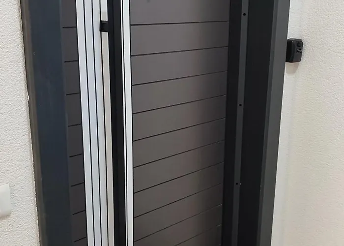 New 1 Bedroom In Center - Free Parking Apartmán *